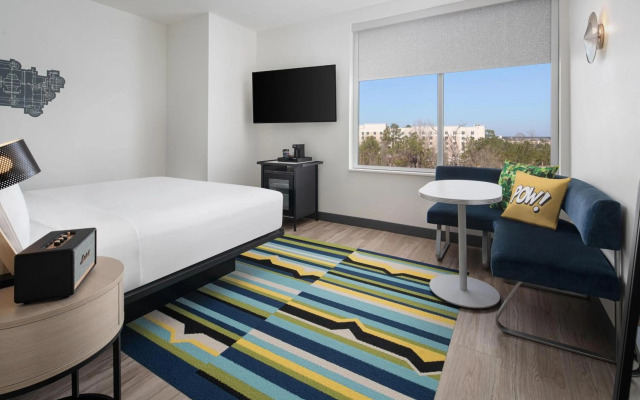 Aloft Houston Shenandoah
