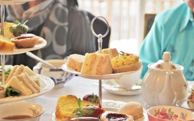 Summerhill Manor Bed and Breakfast and Tea Room