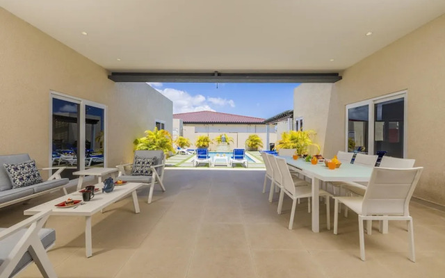 NEW 5br5ba w Private Pool Puttputt Close2beach