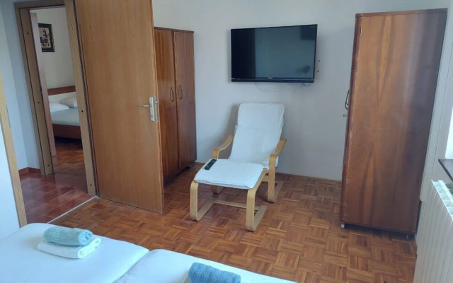 Sreca - 10m From the sea - A2