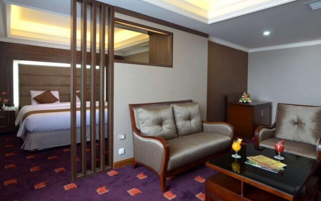 Grand Cempaka Business Hotel