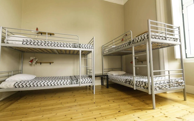 Nice Way Sintra Hostel