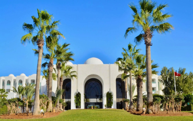 Royal Garden Palace (Families and Couples)