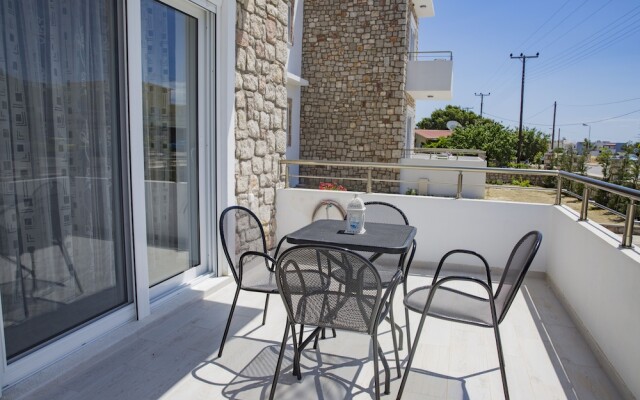 Haraki Stone Apartments
