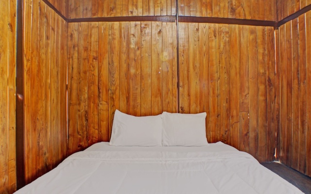 Capital O 92681 Randu Mas Hotel & Resort Taman Purbakala – Guest Rooms – Bandar Lampung