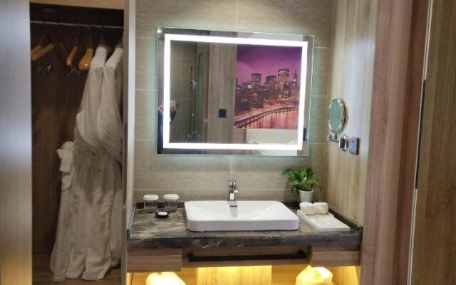 Jinjiang Metropolo Hotel Nanjing Jiangjun Dadao Hehai University Branch