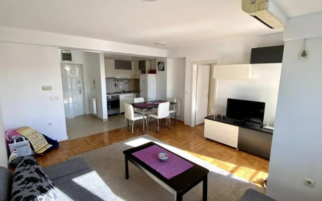 Matea's Appartment 0.8km to center private parking