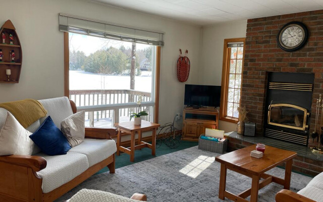 Bear Essentials Lakefront Hideaway