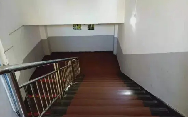 Lipu Yihua Hotel