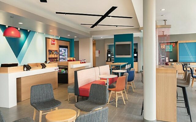 Avid Hotels Denver Airport Area by IHG
