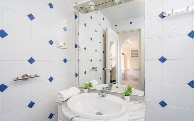 Charming Apartment Near Beach and Golf Ref 115