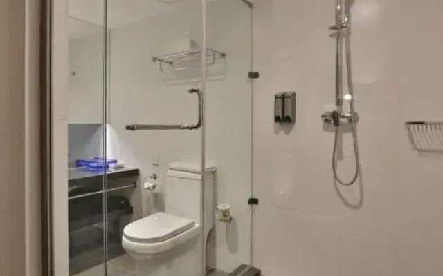 Shangzhong Hotel Apartment (Xi'an Keji Road Subway Station)