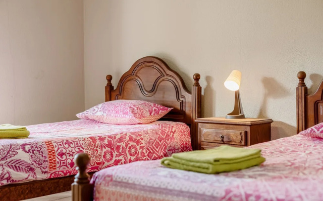 Aroeira Pool House by Lisbon-Coast