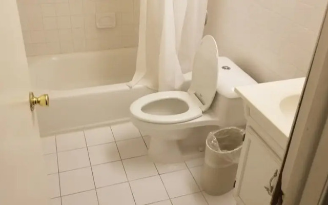 Tomac Motor Inn