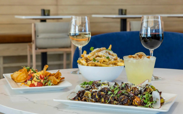 Cambria Hotel Burbank Airport