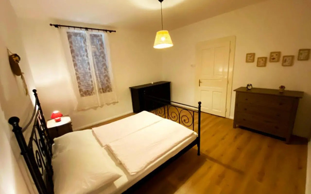 Eleonóra Villa