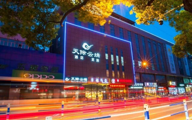 Changshu Skyline Cloud Hotel