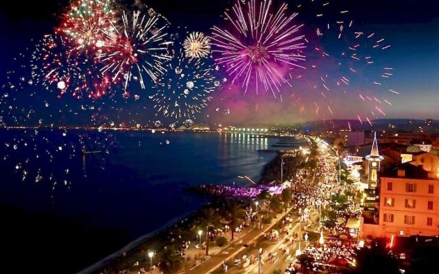 Riviera Standing Appartement La Couronne Premium, vue mer