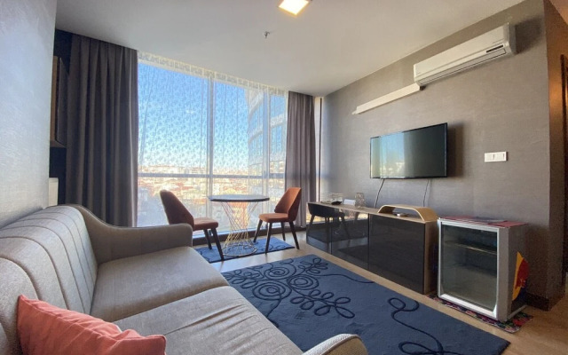 Sleek Residence Flat in Atasehir