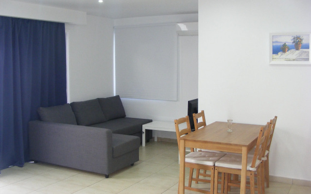 Sun Hall Beach Hotel Apts.