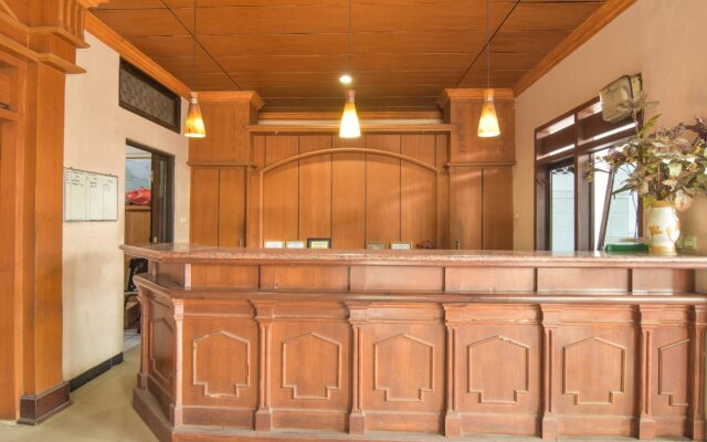 Hotel & Restaurant Basra