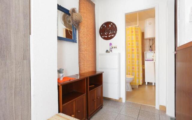 Apartments with WiFi Makarska - 19038