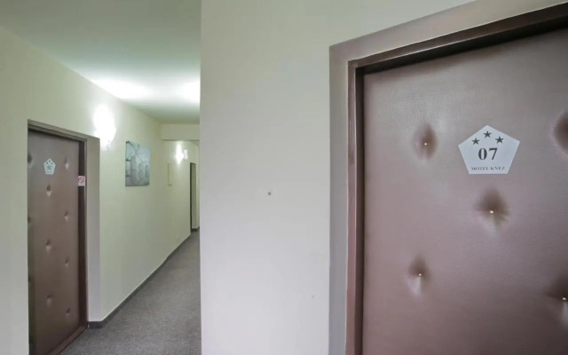 Knez Petrol Motel