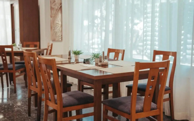 Hotel ROC Oberoy - Adults Only