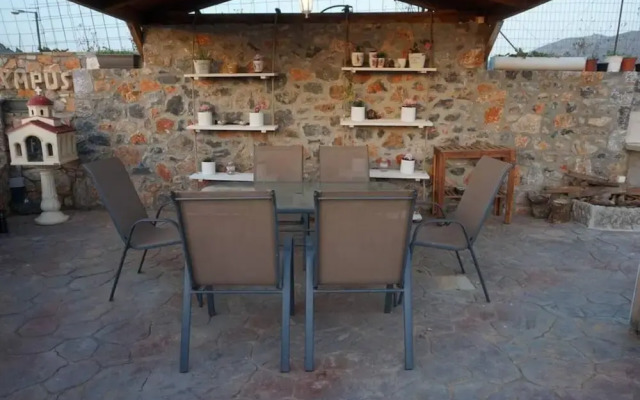 Bungalow Next TO THE Beach IN Malia