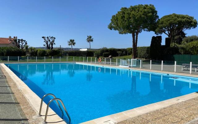 Sea View Pool Bright And Modern Flat Near Beach