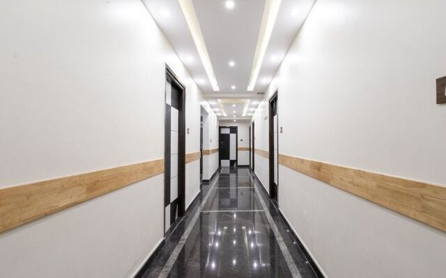 Capital O 62949 Regal Suites