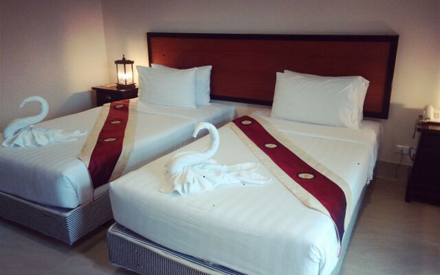 Rayong Lanna Hotel