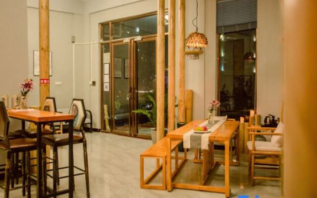 Like Year of Time Flow · Yunqi Homestay