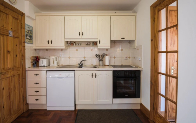 Dunfanaghy - Sea Views- in Village - Parking