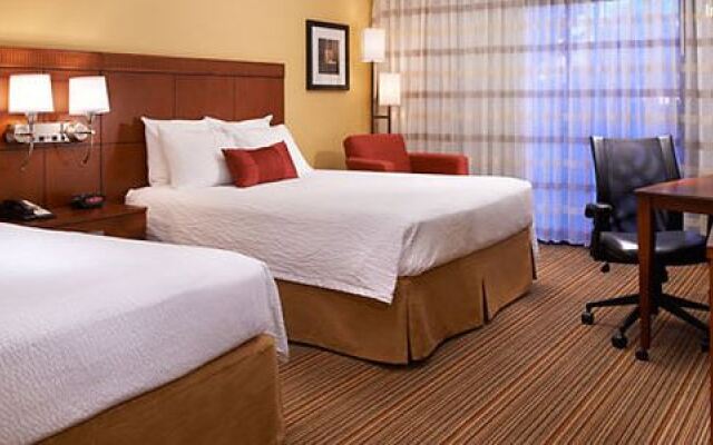 Courtyard by Marriott Louisville East