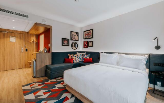 Hampton by Hilton Warsaw Reduta