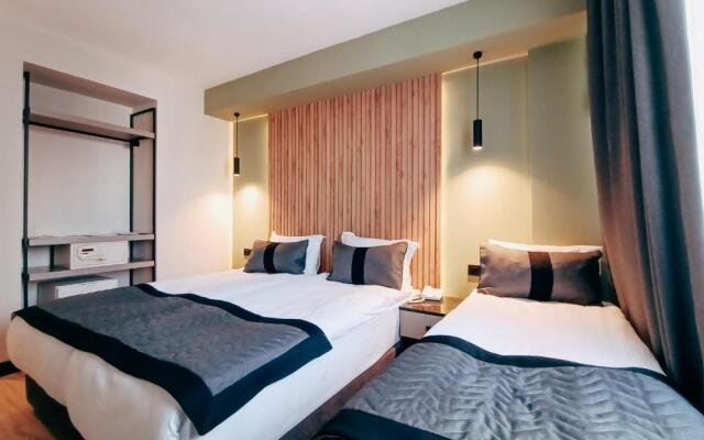 Polek Hotel