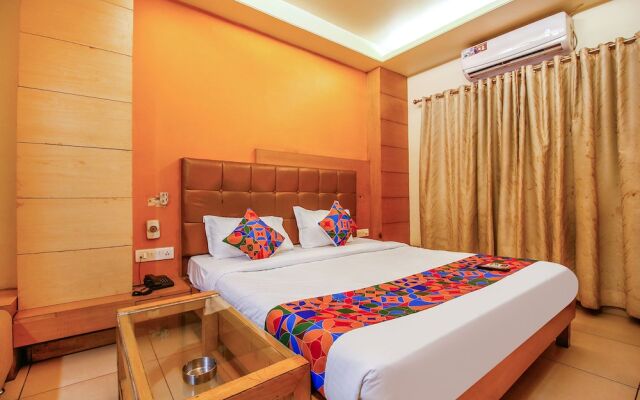 Fabhotel The Oasis