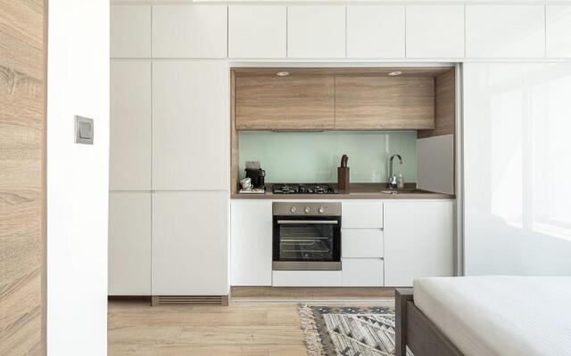 Frank Porter - Studio One