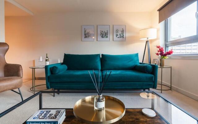 West End Escape - 5 Star Luxury - Prime Location