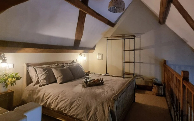 The Threshing Barn at Penrhos Court