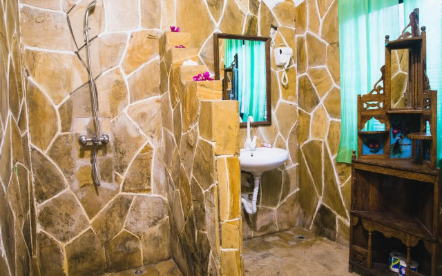 Moonshine Uroa Boutique Hotel