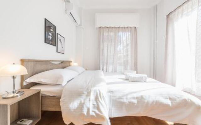 Bright apt in the heart of Athens