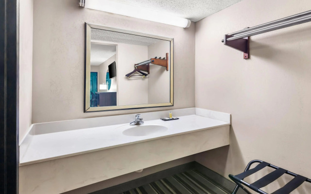 Super 8 by Wyndham Columbia