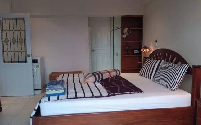 Sombat Condo Seaview 1 Bedroom