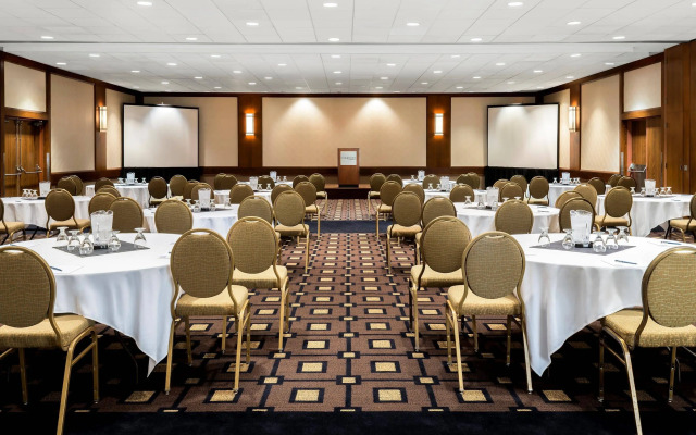 Four Points by Sheraton Toronto Airport