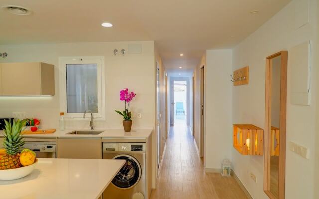San Sebastian Apartment with Patio by Hello Apartments Sitges
