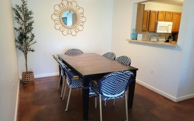 3br/2ba Full Condo w/ Pool & Gym, Sleeps 7