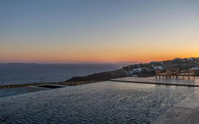 Ria Mar Villas & Suites by Live&Travel