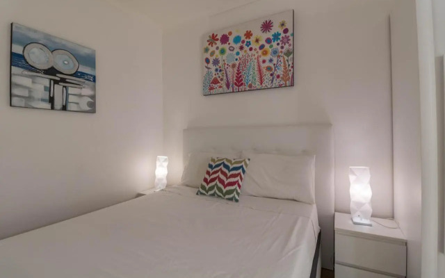 #044 Modern Flat Sea View Old Town